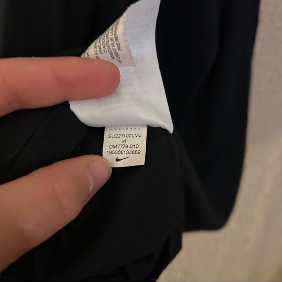 Nike Women's Black Racerback Sleeveless Tank Top Sz M Athletic Sports Athleisure - Picture 2 of 8